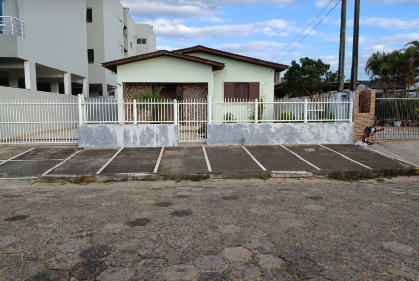 Casa Residencial 318 com Jardim Frontal-3